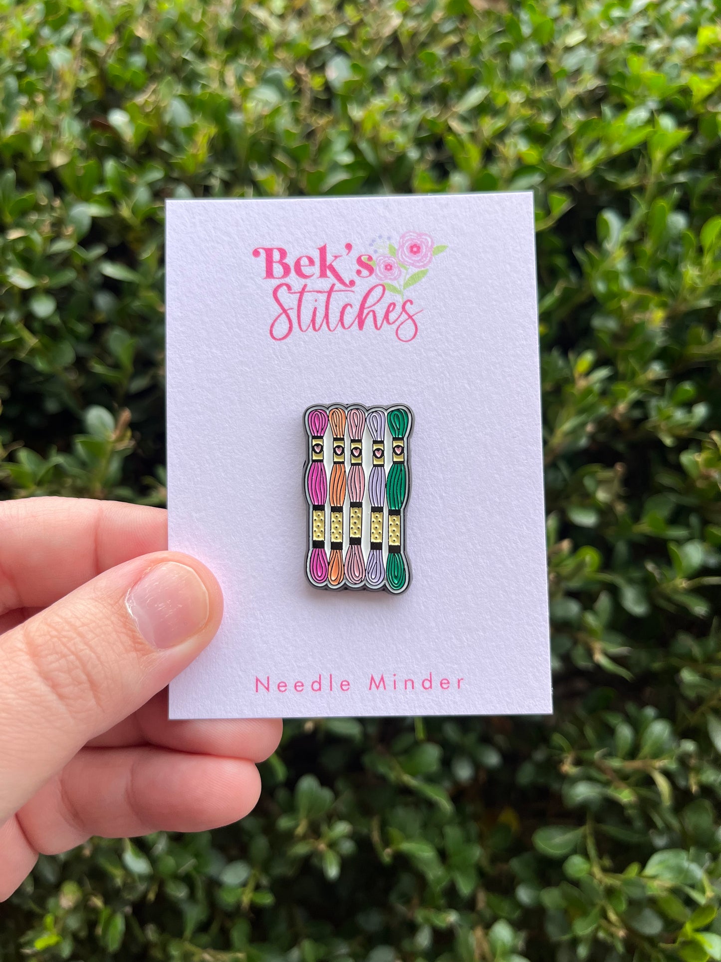 Enamel Floss Skein Needle Minder - Embroidery Accesory