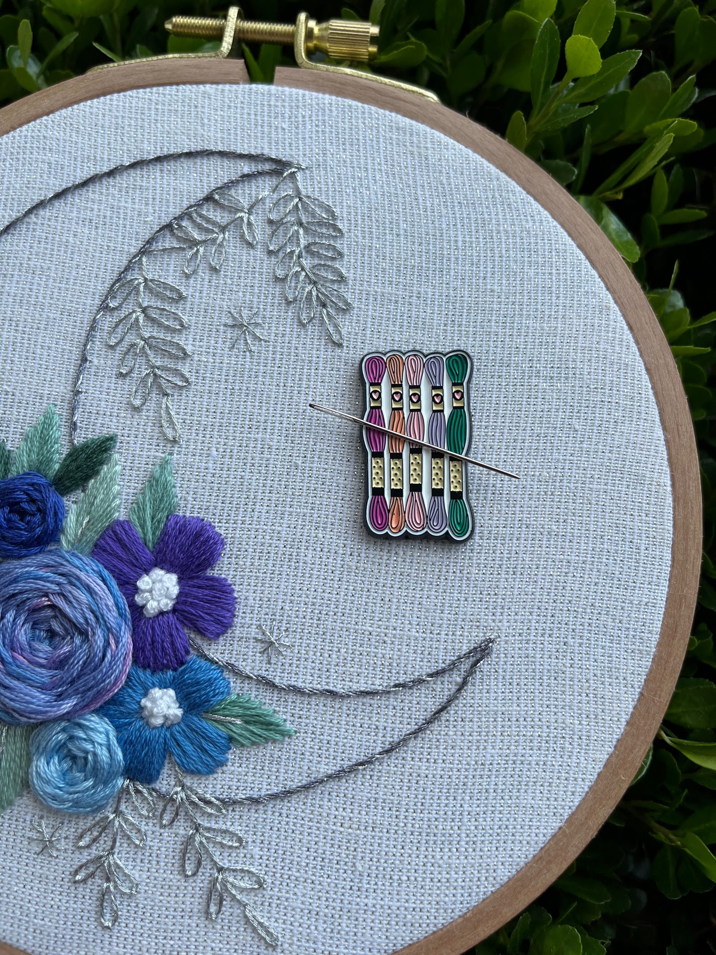 Flawed/Seconds • Enamel Floss Skein Needle Minder - Embroidery Accessory