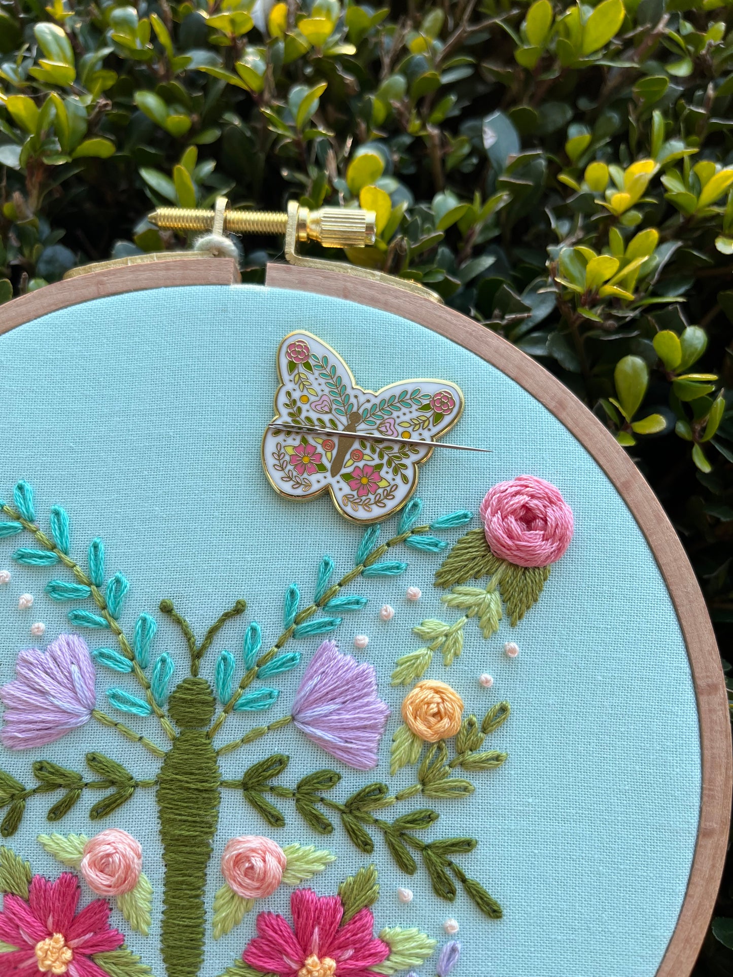 Floral Butterfly Enamel Needle Minder - Embroidery Accesory/Needle Magnet