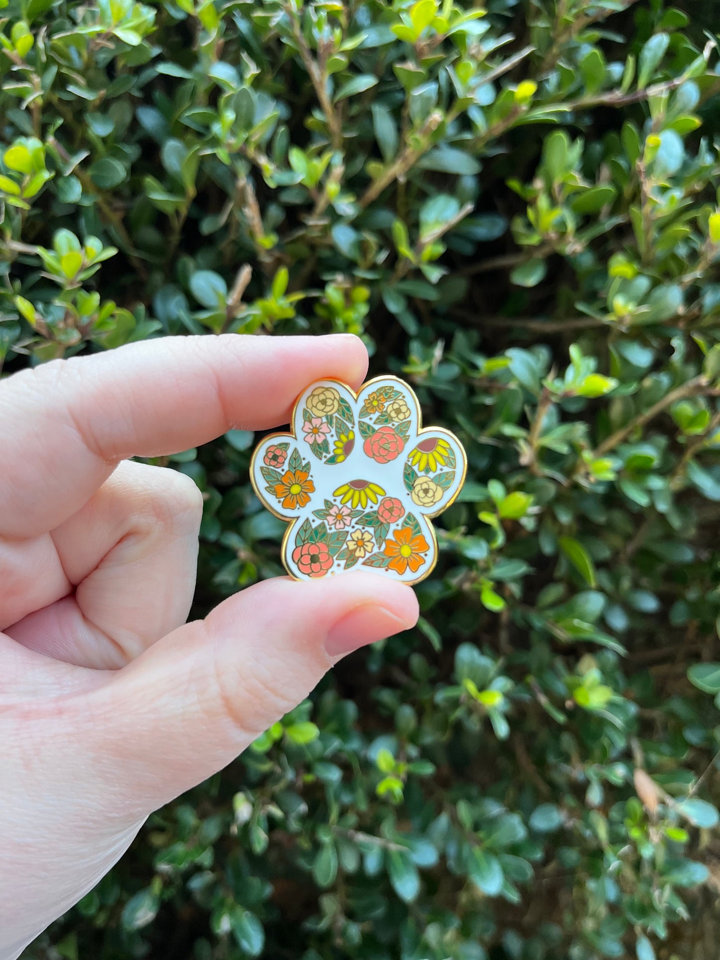 Floral Paw Print Enamel Needle Minder - Embroidery Accesory/Needle Magnet