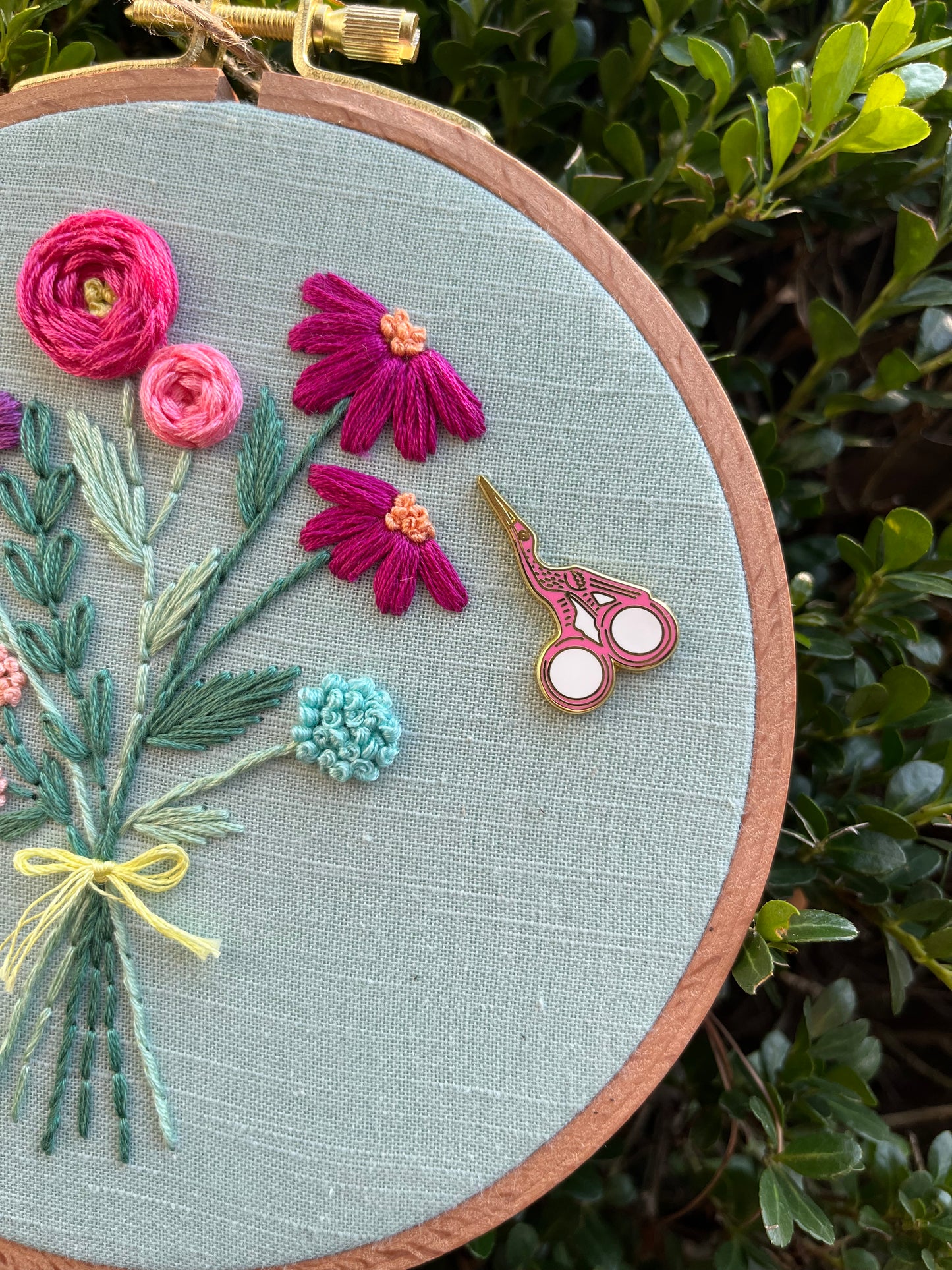 Pink Stork Scissor Enamel Needle Minder - Embroidery Accesory/Needle Magnet