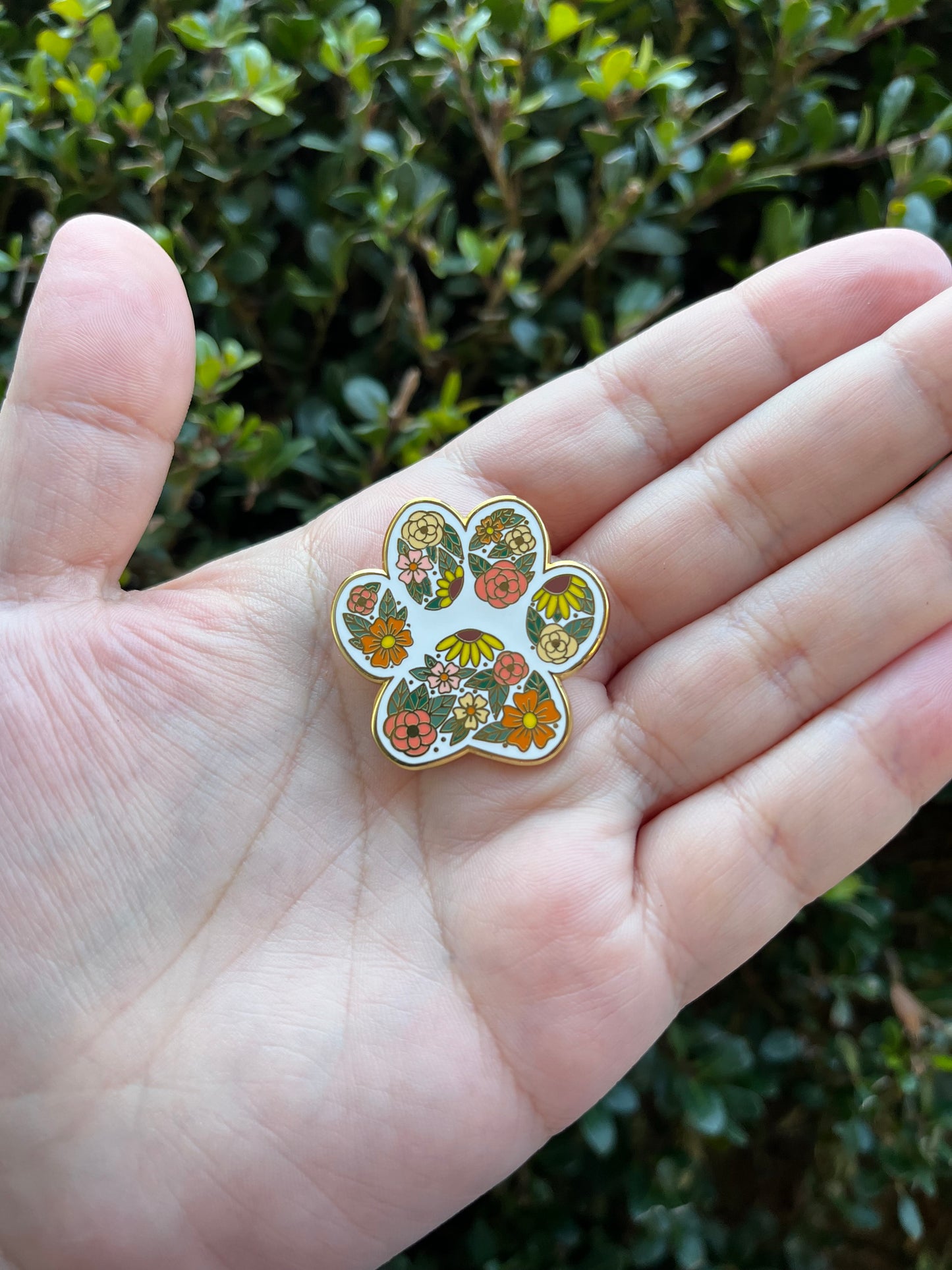 Floral Paw Print Enamel Needle Minder - Embroidery Accesory/Needle Magnet