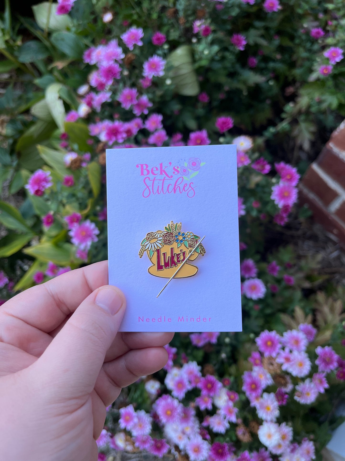 Luke’s Diner Hard Enamel Needle Minder - Gilmore Girls Embroidery Accesory/Needle Magnet